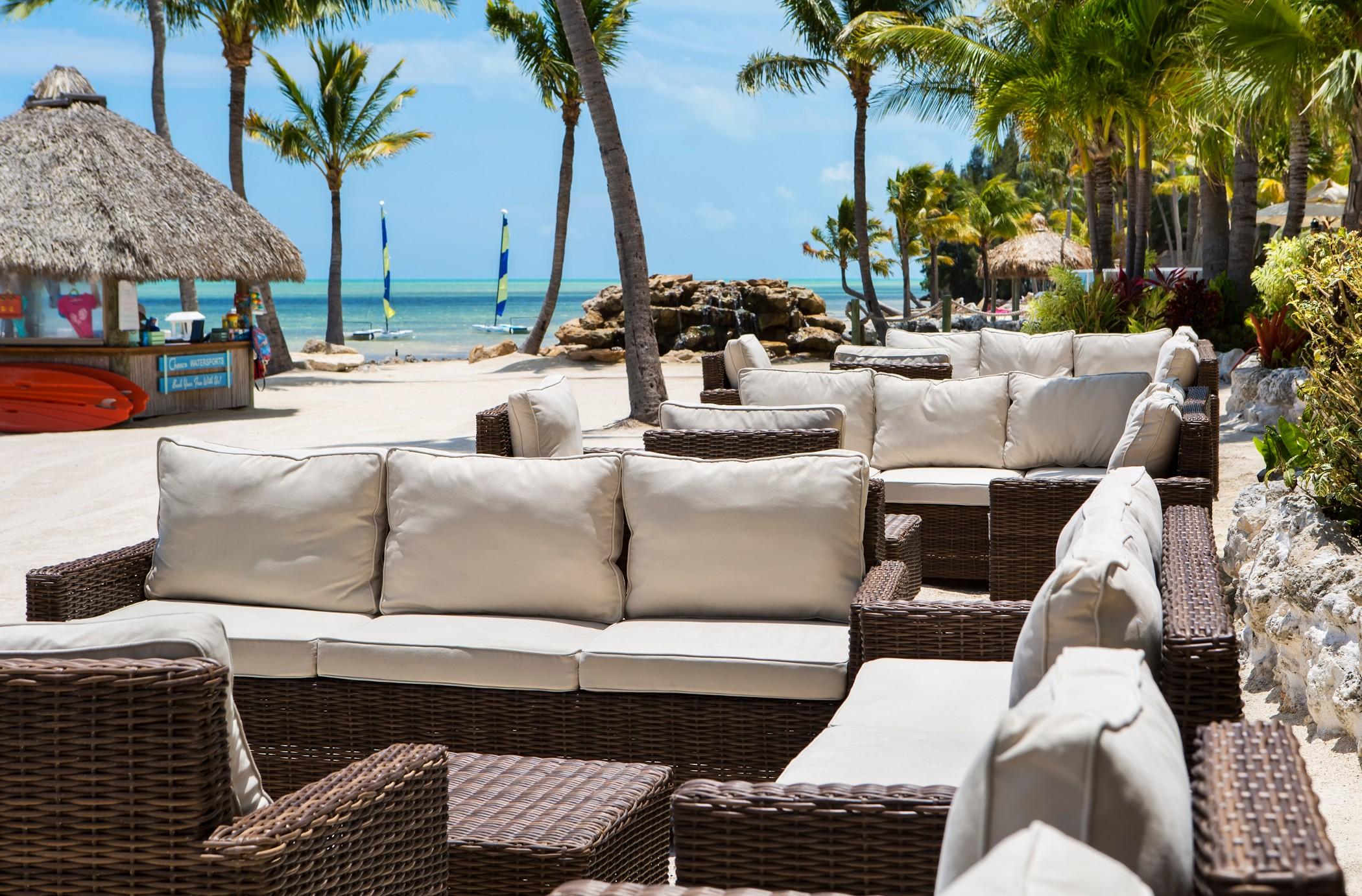 Cheeca Lodge & Spa Islamorada Ngoại thất bức ảnh Beachfront lounge at the resort