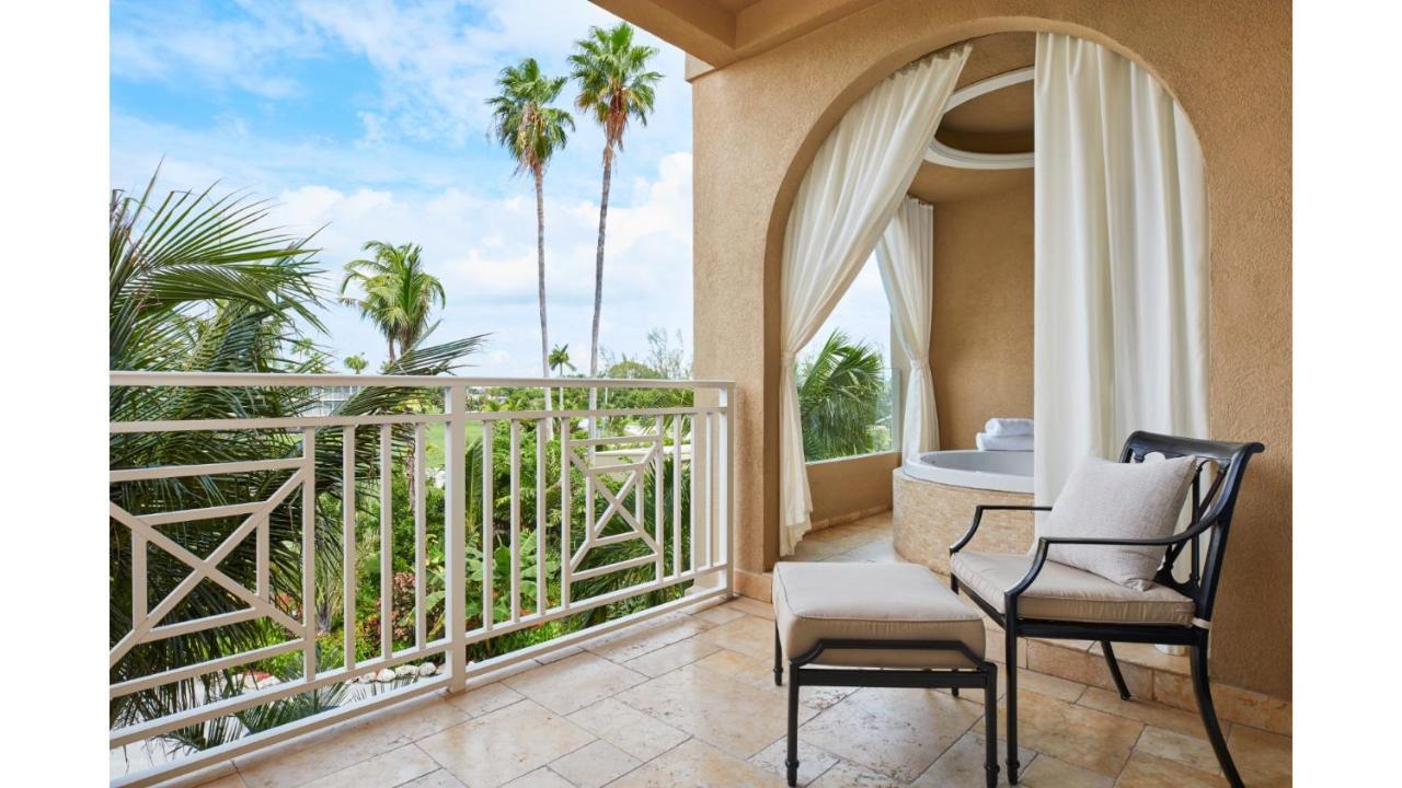 Cheeca Lodge & Spa Islamorada Ngoại thất bức ảnh A balcony at the Four Seasons Resort
