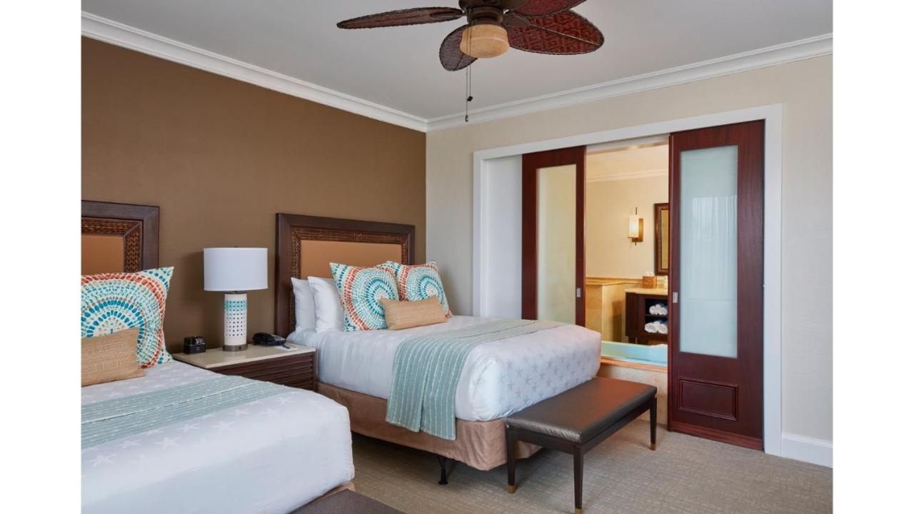 Cheeca Lodge & Spa Islamorada Ngoại thất bức ảnh A guest room at the Hilton San Diego Bayfront