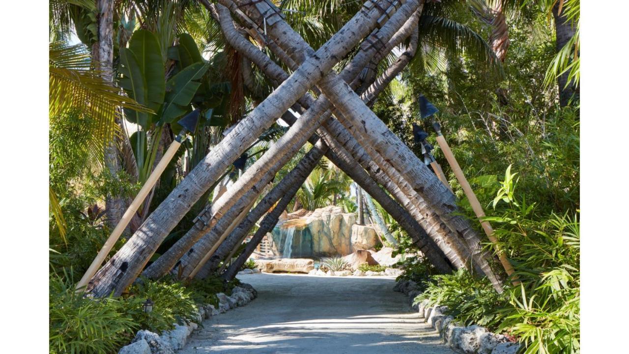 Cheeca Lodge & Spa Islamorada Ngoại thất bức ảnh Entrance to the Palm Beach Zoo
